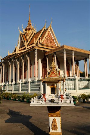 royal palace - Spirit house outside the Silver Pagoda, Phnom Penh, Cambodia, Indochina, Southeast Asia, Asia Stock Photo - Rights-Managed, Code: 841-05846911