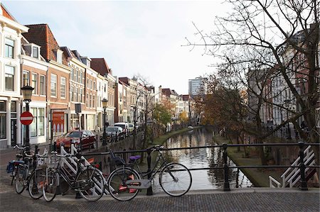 Looking along the Catharijnsingel, bicycles stand on a bridge over a canal in Utrecht, Utrecht Province, Netherlands, Europe Stock Photo - Rights-Managed, Code: 841-05847240