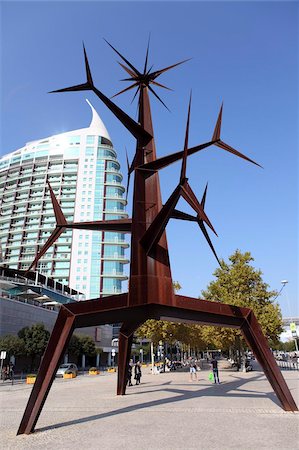 spike - Contemporary iron Sun Man (Homem-Sol) sculpture by Jorge Vieira at the Park of Nations (Parque das Nacoes), in Lisbon, Portugal, Europe Stock Photo - Rights-Managed, Code: 841-05847255