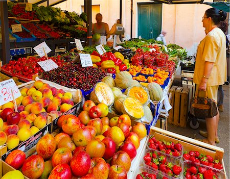Fruit and vegetable market, Rialto, Venice, Veneto, Italy, Europe Stock Photo - Rights-Managed, Code: 841-05847348