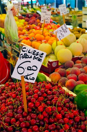 simsearch:841-07541032,k - Cerises destinés à la vente de fruits et légumes marché, Rialto, Venise, Vénétie, Italie, Europe Photographie de stock - Rights-Managed, Code: 841-05847349