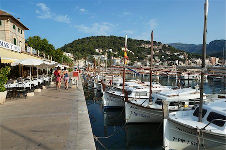 simsearch:841-06445552,k - Harbour, Port de Soller, Mallorca (Majorca), Balearic Islands, Spain, Mediterranean, Europe Stock Photo - Rights-Managed, Code: 841-05848700