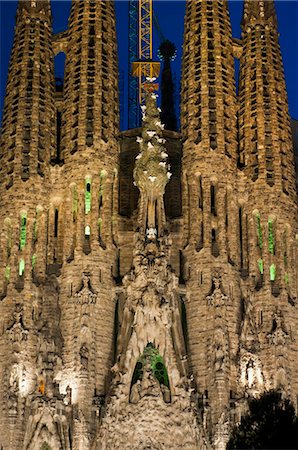 Sagrada Familia at dusk, UNESCO World Heritage Site, Barcelona, Catalonia, Spain, Europe Stock Photo - Rights-Managed, Code: 841-05960783