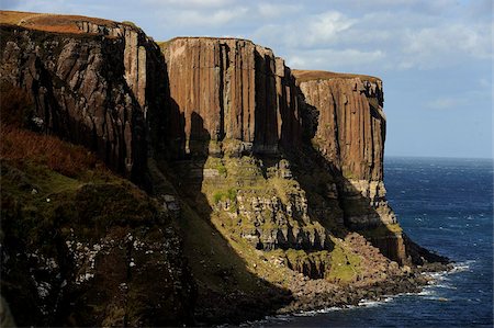 skye scotland - Kilt Rock, famous basaltic cliff near Staffin, Isle of Skye, Inner Hebrides, Scotland, United Kingdom, Europe Stock Photo - Rights-Managed, Code: 841-05961885