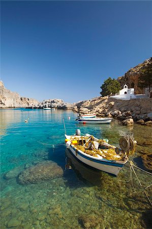 Eglise Agios Paulos et bateaux de pêche, Rhodes, Dodécanèse, îles grecques, Grèce, Europe Photographie de stock - Rights-Managed, Code: 841-05961985