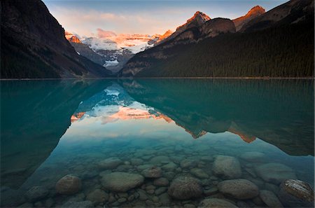 simsearch:841-05960849,k - First light on the mountains overlooking Lake Louise, Banff National Park, UNESCO World Heritage Site, Alberta, Rocky Mountains, Canada, North America Stock Photo - Rights-Managed, Code: 841-05962131