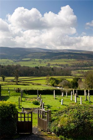 simsearch:841-05962529,k - Spectacular views of Exmoor from the graveyard at Selworthy Church, Exmoor National Park, Somerset, England, United Kingdom, Europe Foto de stock - Con derechos protegidos, Código: 841-05962494