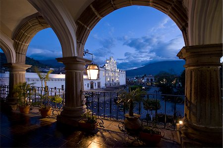 Parque Central, Antigua, au Guatemala, l'Amérique centrale Photographie de stock - Rights-Managed, Code: 841-06034209