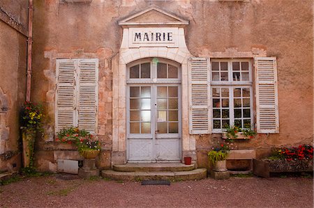 shutters - The mairie (town hall), Vezelay, Yonne, Burgundy, France, Europe Stock Photo - Rights-Managed, Code: 841-06034283