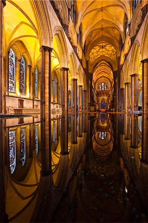 symmetrical - Looking across the font of Salisbury cathedral, Wiltshire, England, United Kingdom, Europe Stock Photo - Rights-Managed, Code: 841-06034379