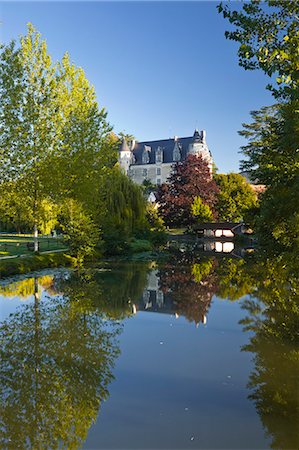 The castle in the beautiful village of Montresor, Indre-et-Loire, Loire Valley, Centre, France, Europe Stock Photo - Rights-Managed, Code: 841-06034390