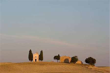 simsearch:841-06343474,k - The Chapel Vitaleta and cypress trees in Val d'Orcia, UNESCO World Heritage Site, Tuscany, Italy, Europe Stock Photo - Rights-Managed, Code: 841-06030305
