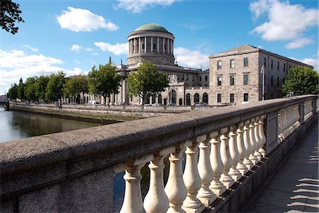 simsearch:841-06030533,k - Four Courts and River Liffey, Dublin, Republic of Ireland, Europe Stock Photo - Rights-Managed, Code: 841-06030545
