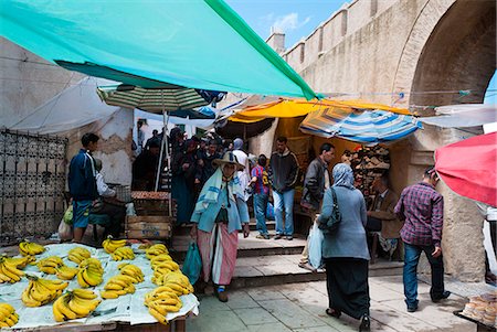 simsearch:841-07202607,k - Street market, Medina, Tetouan, UNESCO World Heritage Site, Morocco, North Africa, Africa Stock Photo - Rights-Managed, Code: 841-06030953