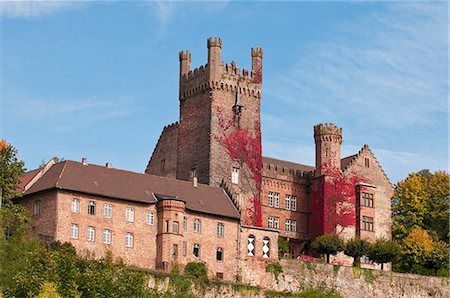 simsearch:841-06342927,k - The Mittelburg (Middle Castle) in Neckarsteinach, Hesse, Germany, Europe Stock Photo - Rights-Managed, Code: 841-06031417