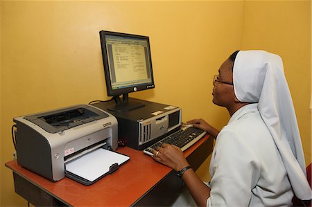 simsearch:841-06032357,k - Catholic nun using internet, Lome, Togo, West Africa, Africa Stock Photo - Rights-Managed, Code: 841-06032337