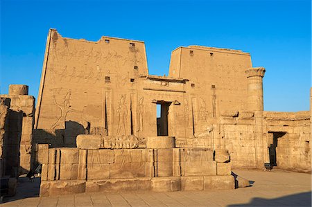 simsearch:841-06033889,k - Pylon, Temple of Horus, Edfu, Egypt, North Africa, Africa Stock Photo - Rights-Managed, Code: 841-06032877