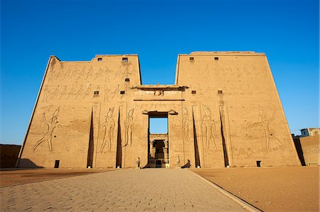 simsearch:841-06033889,k - Pylon, Temple of Horus, Edfu, Egypt, North Africa, Africa Stock Photo - Rights-Managed, Code: 841-06032878