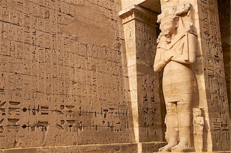 simsearch:841-06033889,k - Medinet Habou temple, West Bank of the River Nile, Thebes, UNESCO World Heritage Site, Egypt, North Africa, Africa Stock Photo - Rights-Managed, Code: 841-06032902