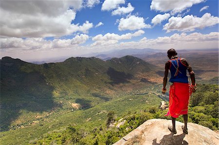simsearch:841-02918817,k - Samburu homme regarde vers le bas sur la vallée de Rongai Ewaso du Mont Nyiru, frontière nord, Kenya, Afrique de l'est, Afrique Photographie de stock - Rights-Managed, Code: 841-06033814
