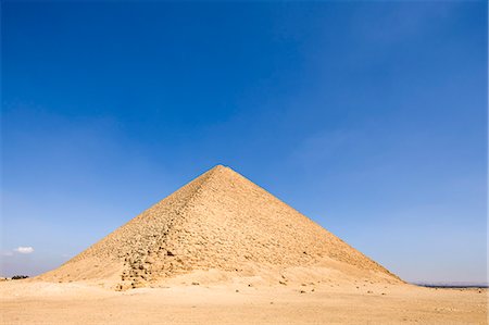 simsearch:841-06033889,k - The Red Pyramid at Dahshur, UNESCO World Heritage Site, Egypt, North Africa, Africa Stock Photo - Rights-Managed, Code: 841-06033845