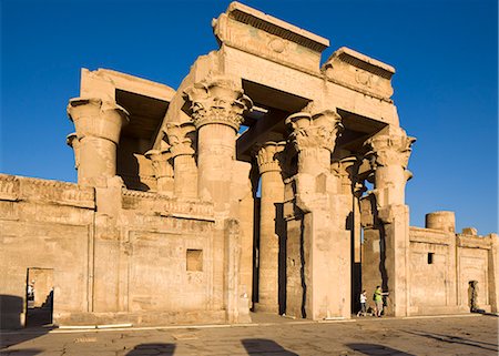 simsearch:841-06033889,k - The twin Temple of Sobek and Haroeris, Kom Ombo, Egypt, North Africa, Africa Stock Photo - Rights-Managed, Code: 841-06033866