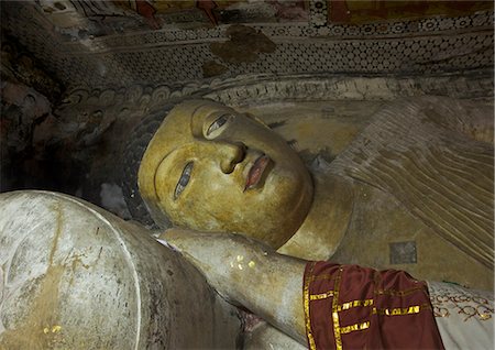 simsearch:841-06446692,k - Reclining Buddha, Cave of the Divine King, Dambulla Cave Temple, UNESCO, World Heritage Site, Sri Lanka, Asia Stock Photo - Rights-Managed, Code: 841-06344427