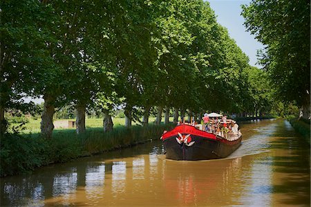 Navigation on the Canal du Midi between Carcassone and Beziers, UNESCO World Heritage Site, Aude, Languedoc Roussillon, France, Europe Stock Photo - Rights-Managed, Code: 841-06344571