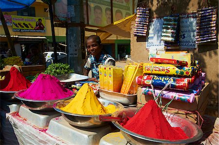 Coloured powders for sale, Channapatna village, Mysore, Karnataka, India, Asia Foto de stock - Con derechos protegidos, Código: 841-06344655