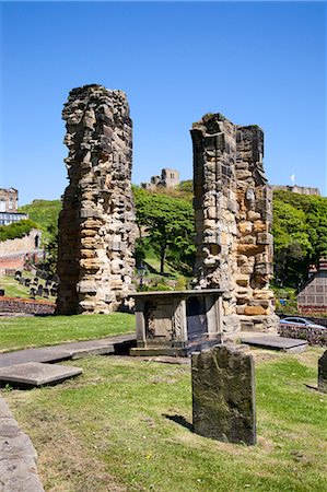 simsearch:841-07202520,k - Castle Ruins from St. Marys Churchyard, Scarborough, North Yorkshire, Yorkshire, England, United Kingdom, Europe Stock Photo - Rights-Managed, Code: 841-06345070