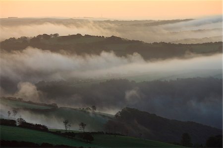 simsearch:841-06031530,k - Mist hangs low over the open countryside at dawn, Exmoor National Park, Somerset, England, United Kingdom, Europe Stock Photo - Rights-Managed, Code: 841-06343416