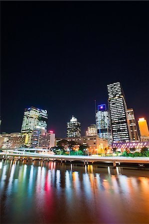 Skyline Brisbane nuit reflète dans la rivière de Brisbane, Brisbane, Queensland, Australie, Pacifique Photographie de stock - Rights-Managed, Code: 841-06444944