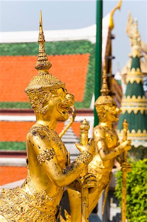 simsearch:841-06444990,k - Two gold guardian statues, at the Grand Palace, Bangkok, Thailand, Southeast Asia, Asia Stock Photo - Rights-Managed, Code: 841-06444995