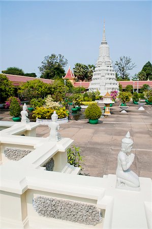 simsearch:841-06501931,k - Stupa of King Norodom at The Silver Pagoda, (Temple of the Emerald Buddha), The Royal Palace, Phnom Penh, Cambodia, Indochina, Southeast Asia, Asia Stock Photo - Rights-Managed, Code: 841-06445029