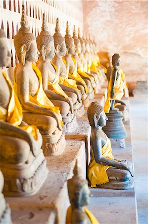 simsearch:841-06341159,k - Buddhas at Wat Si Saket, the oldest temple in Vientiane, Laos, Indochina, Southeast Asia, Asia Stock Photo - Rights-Managed, Code: 841-06445141