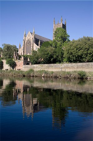 simsearch:841-03868215,k - Cathedral west side and River Severn, Worcester, Worcestershire, England, United Kingdom, Europe Stock Photo - Rights-Managed, Code: 841-06445710
