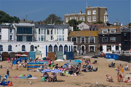 simsearch:841-07202520,k - Beach with Bleak House in the background, Viking Bay, Broadstairs, Kent, England, United Kingdom, Europe Stock Photo - Rights-Managed, Code: 841-06446028