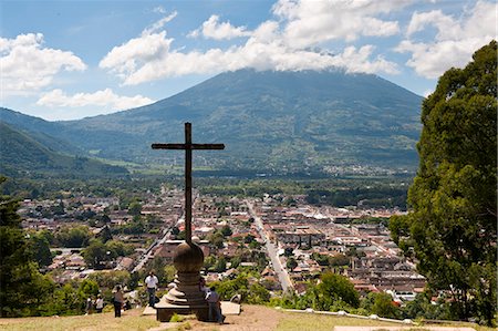 Vue d'Antigua de croix sur la colline du parc, l'UNESCO World Heritage Site, Guatemala, l'Amérique centrale Photographie de stock - Rights-Managed, Code: 841-06447310