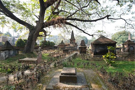 The 250 year old Dutch cemetery at Chinsurah, run by the Archaeological Survey of India, near Hugli, West Bengal, India, Asia Stock Photo - Rights-Managed, Code: 841-06447682