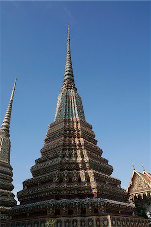 simsearch:841-06444990,k - Chedi at Wat Po (Wat Phra Chetuphon), Bangkok, Thailand, Southeast Asia, Asia Stock Photo - Rights-Managed, Code: 841-06448178