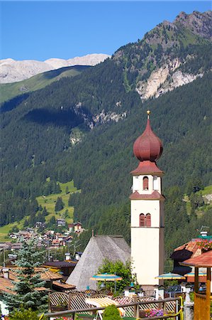 simsearch:841-07081444,k - View over church, Canazei, Val di Fassa, Trentino-Alto Adige, Italy, Europe Stock Photo - Rights-Managed, Code: 841-06448743