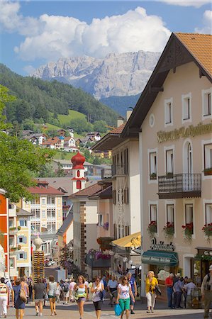 simsearch:841-06341441,k - Street scene and Little Church, Ortisei, Gardena Valley, Bolzano Province, Trentino-Alto Adige/South Tyrol, Italian Dolomites, Italy, Europe Stock Photo - Rights-Managed, Code: 841-06448813