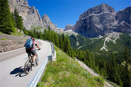 Cyclists, Sella Pass, Trento and Bolzano Provinces, Trentino Alto Adige/South Tyrol, Dolomites, Italy, Europe Stock Photo - Rights-Managed, Code: 841-06448824