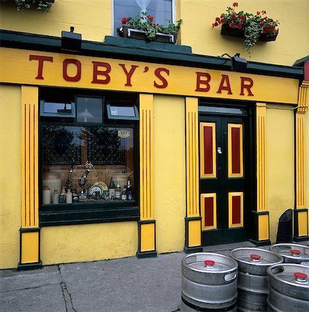 pubs ireland pictures - Typical Irish Pub, Westport, County Mayo, Connacht, Republic of Ireland, Europe Stock Photo - Rights-Managed, Code: 841-06449477