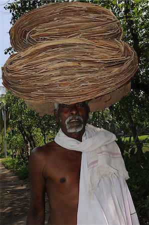 simsearch:841-07081838,k - A villager carrying the banana pulp, Tanjore, Tamil Nadu, India, Asia Stock Photo - Rights-Managed, Code: 841-06499768