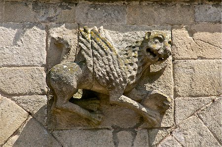 simsearch:841-02944527,k - Stone dragon carved on outside wall of St. Sauveur Basilica built between the 12th and 15th centuries, exterior Tomb of the heart of Dugesclin, Dinan, Brittany, France, Europe Stock Photo - Rights-Managed, Code: 841-06500002