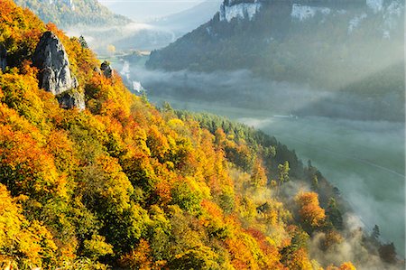 simsearch:841-06500564,k - View from Eichfelsen of the Donautal (Danube Valley), near Beuron, Baden-Wurttemberg, Germany, Europe Stock Photo - Rights-Managed, Code: 841-06500599