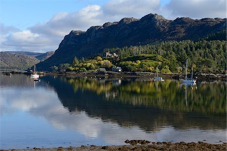 simsearch:841-07081635,k - View of Loch Carron from Plockton village, Highlands, Scotland, United Kingdom, Europe Stock Photo - Rights-Managed, Code: 841-06501131