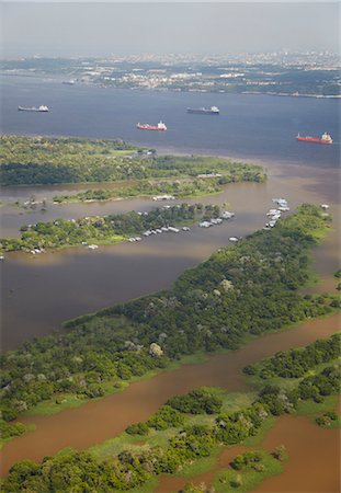 simsearch:841-06501437,k - Aerial view of cargo ships on the Rio Negro, Manaus, Amazonas, Brazil, South America Photographie de stock - Rights-Managed, Code: 841-06501449