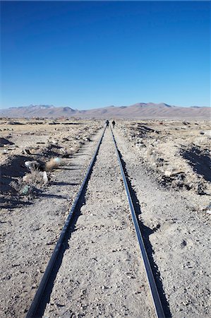 simsearch:841-06449769,k - People walking along train tracks, Uyuni, Potosi Department, Bolivia, South America Foto de stock - Con derechos protegidos, Código: 841-06501679